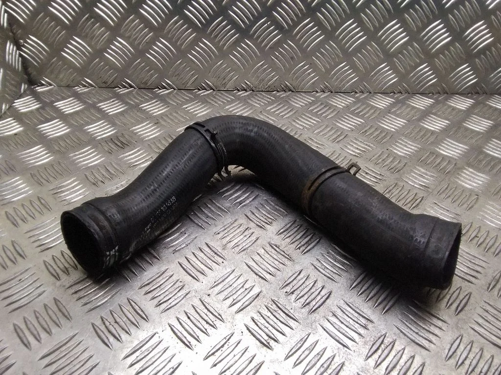 Vahejahuti voolik (-ud)/ toru (-d) – Volkswagen Sharan (1996-2000)
