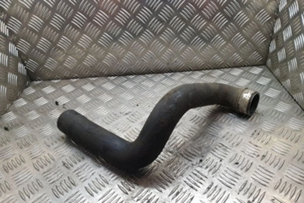 Vahejahuti voolik (-ud)/ toru (-d) – Opel Combo C (2001-2011)