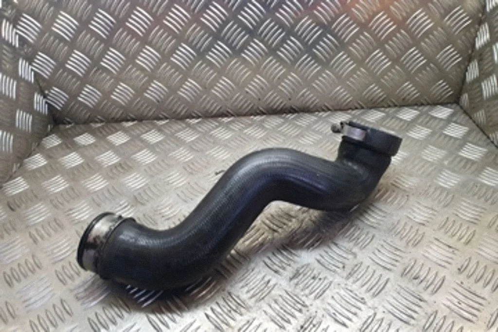 Wąż / rura intercoolera – Audi A4 S4 B6 8E 8H (2001-2005)