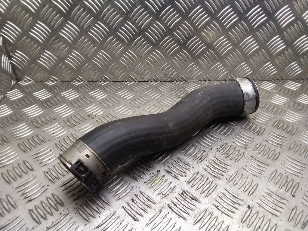 Vahejahuti voolik (-ud)/ toru (-d) – BMW 3-seeria E90 E91 (2005-2012)