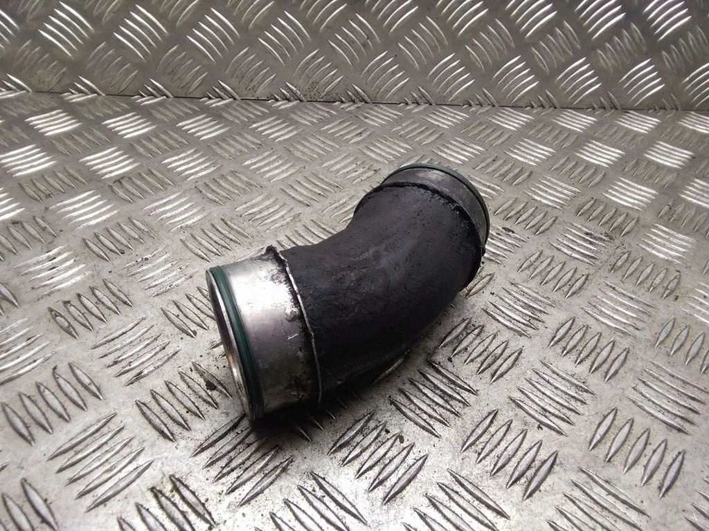 Vahejahuti voolik (-ud)/ toru (-d) – Volkswagen Transporter - Caravelle T5 (2003-2015)