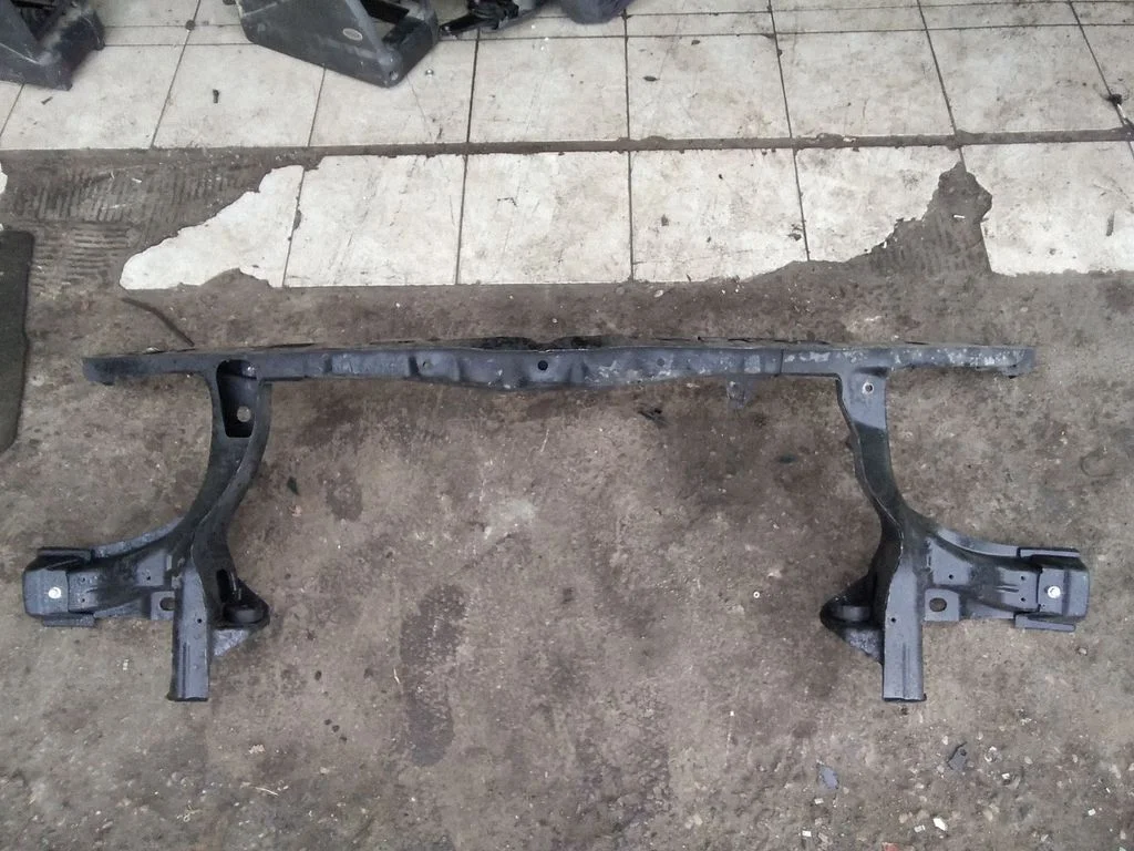 Radiator support slam panel – Volkswagen Transporter - Caravelle T5 (2003-2015)