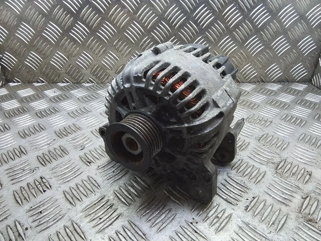 Ģenerators 03C903023B