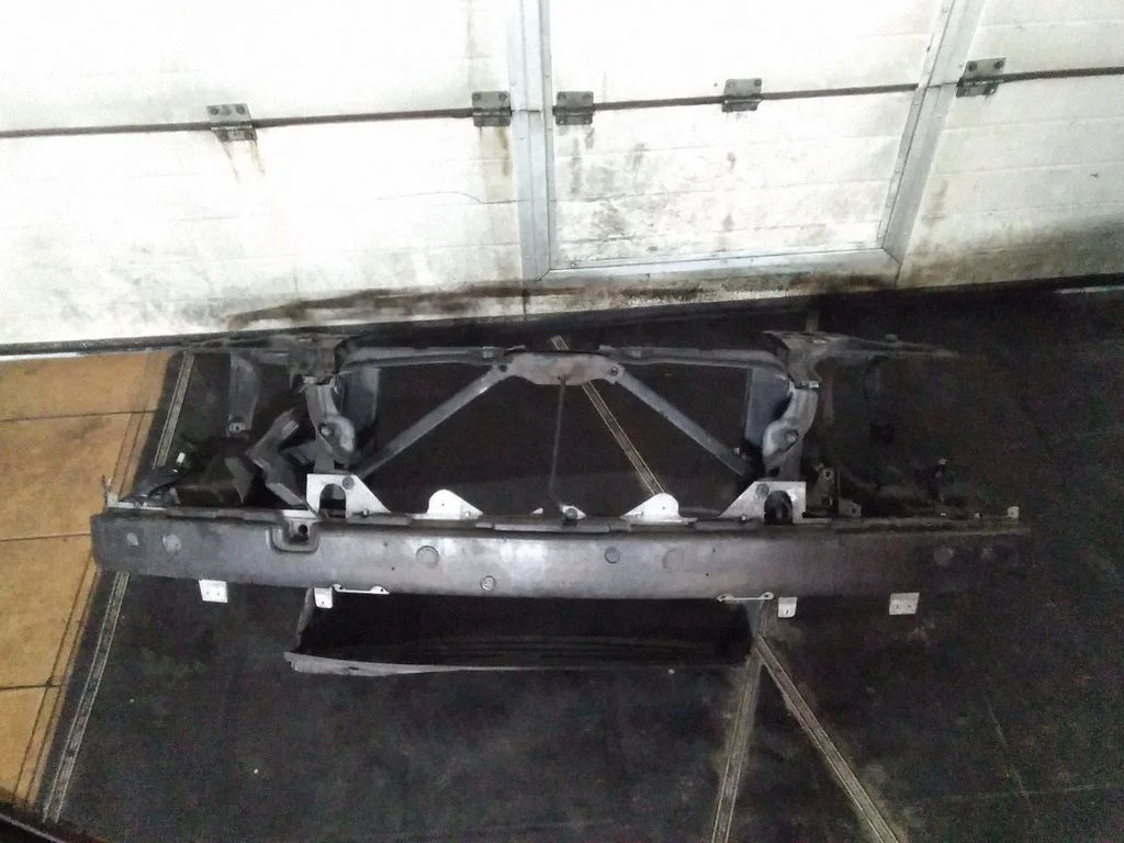 Radiator support slam panel – BMW 7 Series E65 E66 (2001-2008)