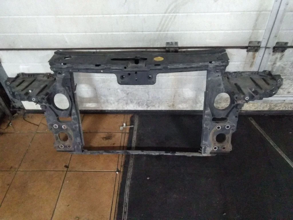 Radiator support slam panel – Volkswagen Touareg I (2002-2010)