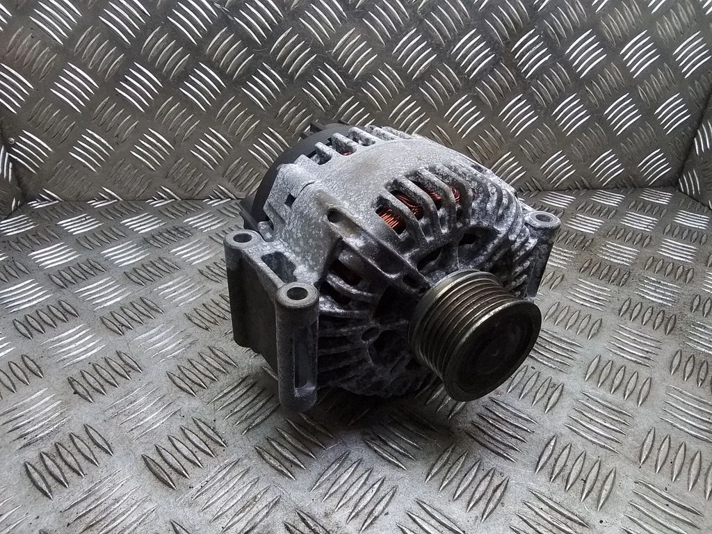 Ģenerators 06D903016