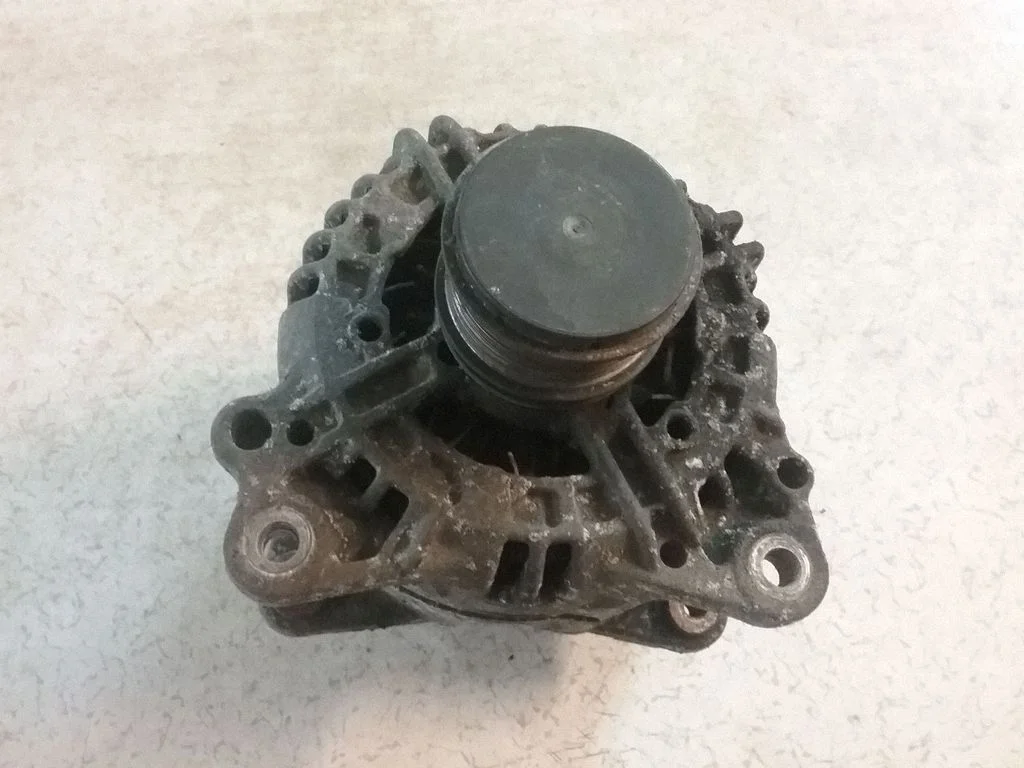 Ģenerators 06F903023J