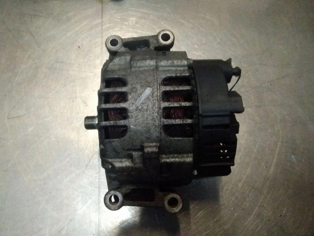 Ģenerators 06B903016AE