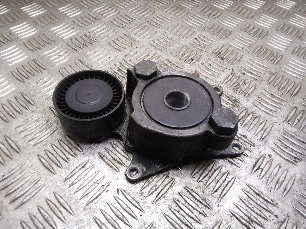 Napinacz paska – Toyota Corolla Verso AR10 (2004-2009)