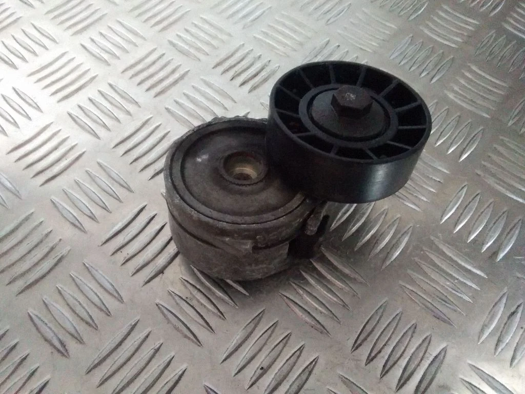 Generator/alternator belt tensioner – Citroen C4 I (2004-2010)