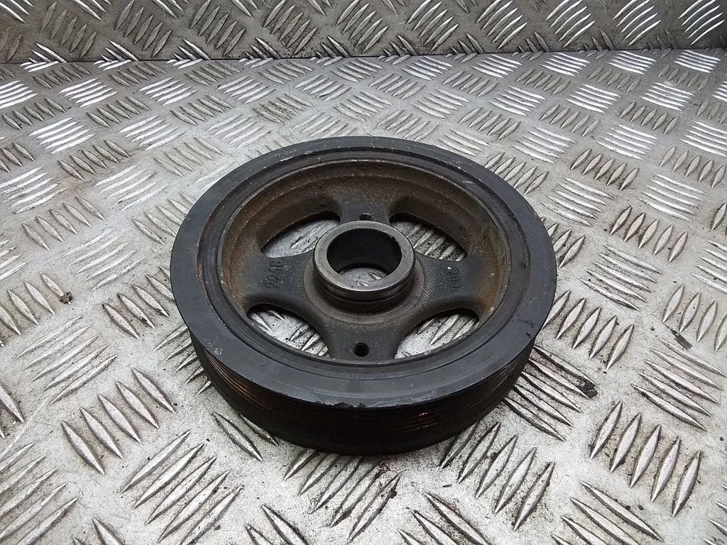 Crankshaft pulley – Toyota Avensis T250 (2006-2009)