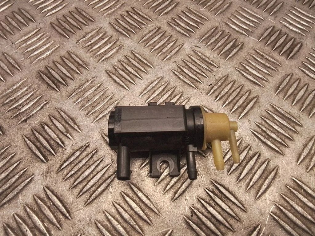Turbo solenoid valve – Mercedes-Benz E-Class W212 (2009-2016)