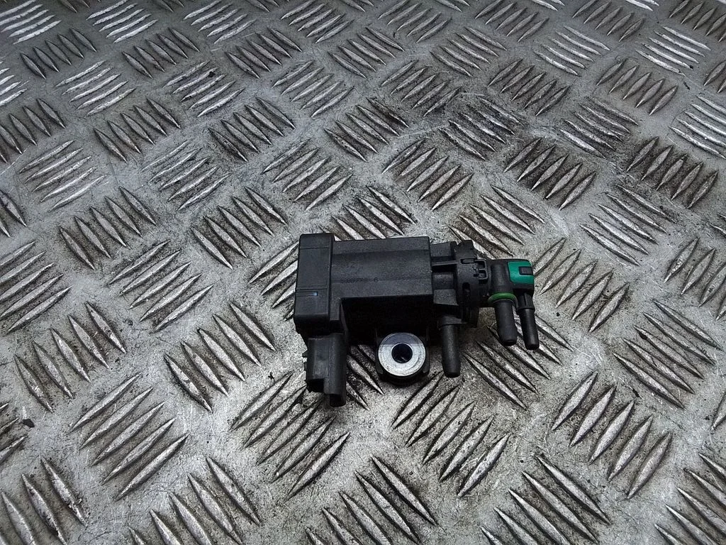 Zawór elektromagnetyczny turbo 9832135380