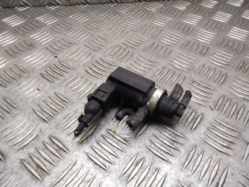 Zawór elektromagnetyczny turbo 1J0906627