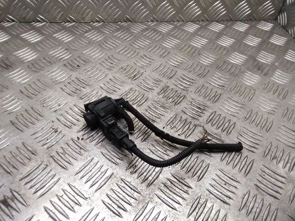 Zawór elektromagnetyczny turbo – Audi A3 S3 8L (1996-2003)