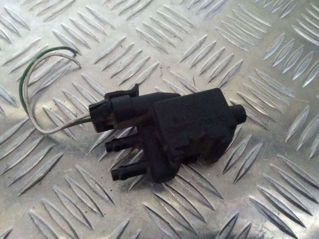 Turbo solenoid valve – Renault Megane I (1995-2002)