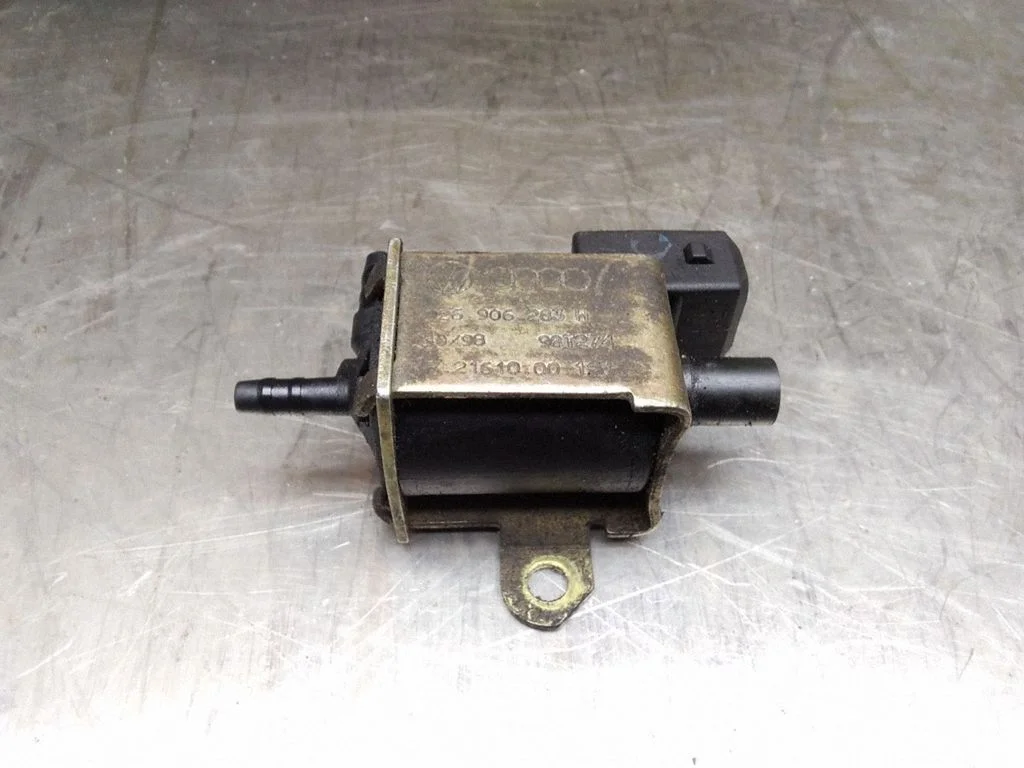 Zawór elektromagnetyczny turbo – Audi A6 S6 C5 4B (1997-2005)