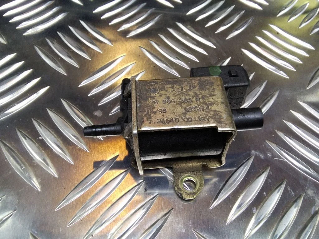 Zawór elektromagnetyczny turbo – Audi A6 S6 C5 4B (1997-2005)