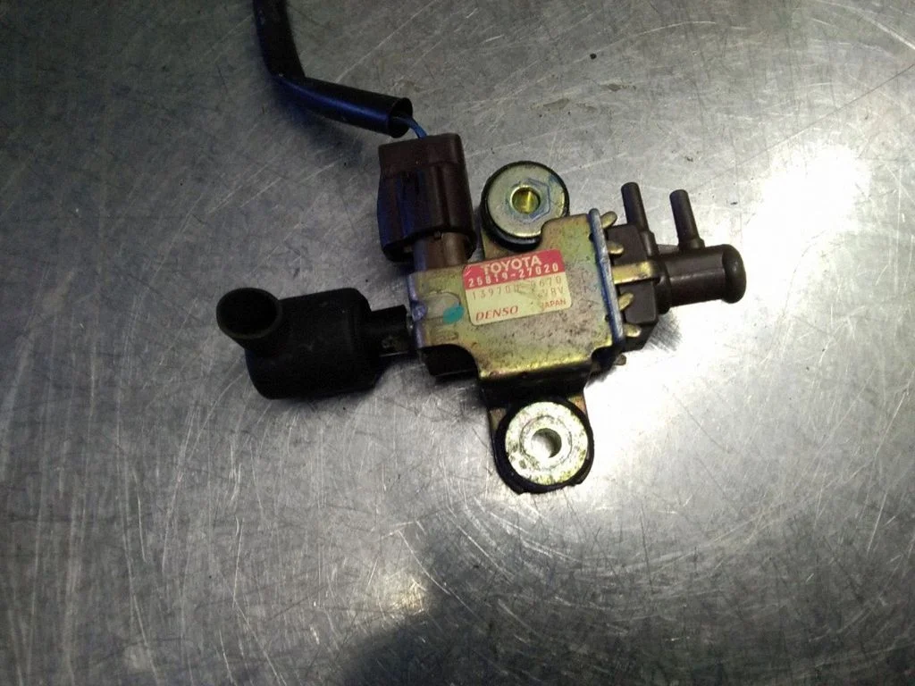 Solenoidklapp – Toyota Corolla Verso E121 (2001-2004)