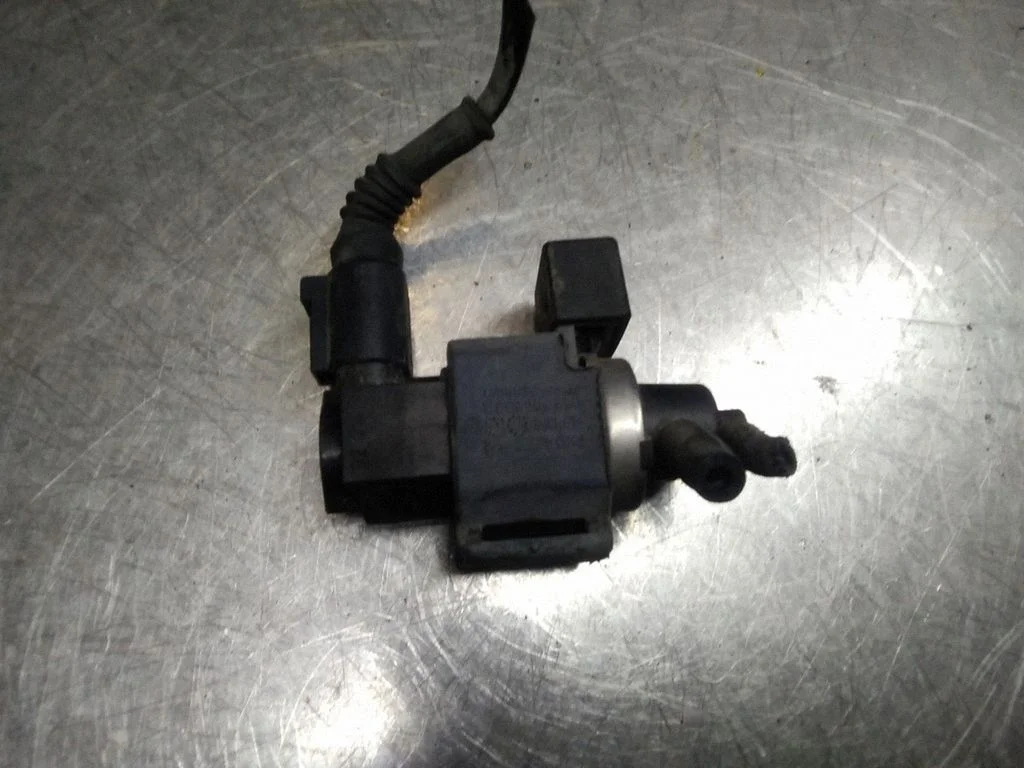 Turbo solenoīda vārsts 8E0906628