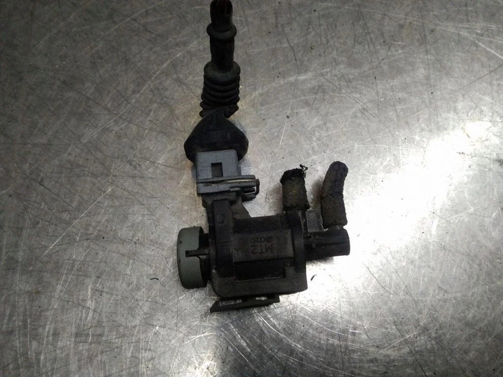 Solenoidklapp – Audi A4 S4 B6 8E 8H (2001-2005)