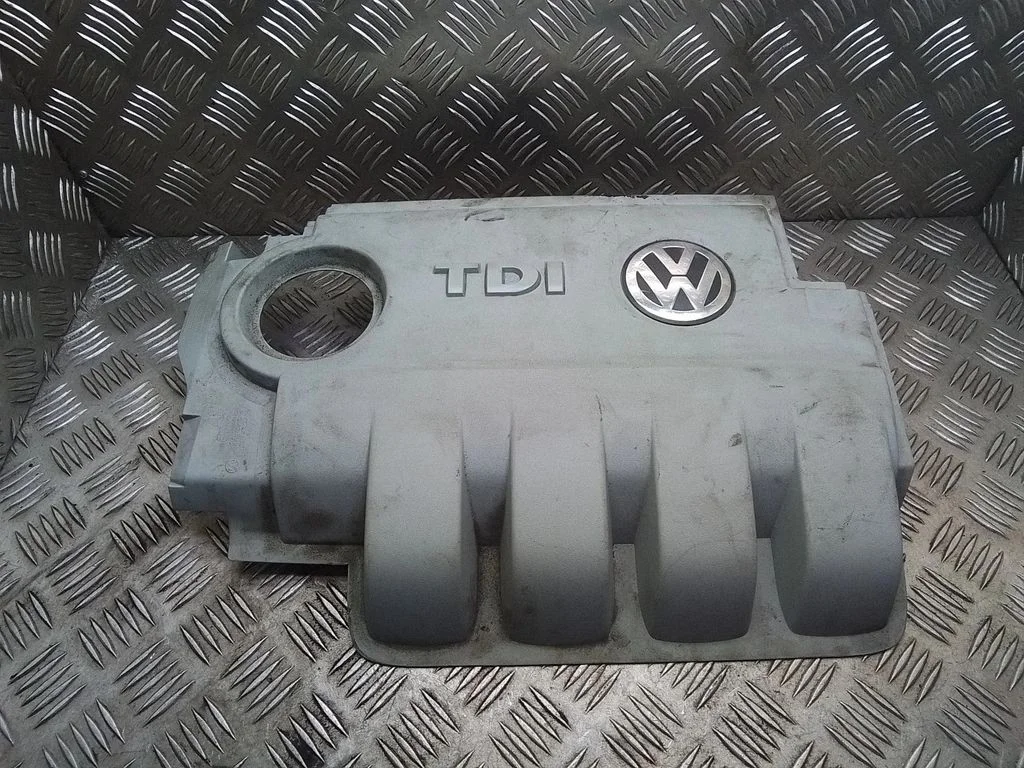 Engine cover (trim) – Volkswagen Passat CC (2008-2016)