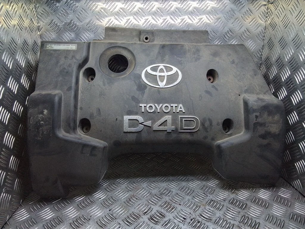 Dzinēja pārsegs (apdare) – Toyota Corolla Verso E121 (2001-2004)