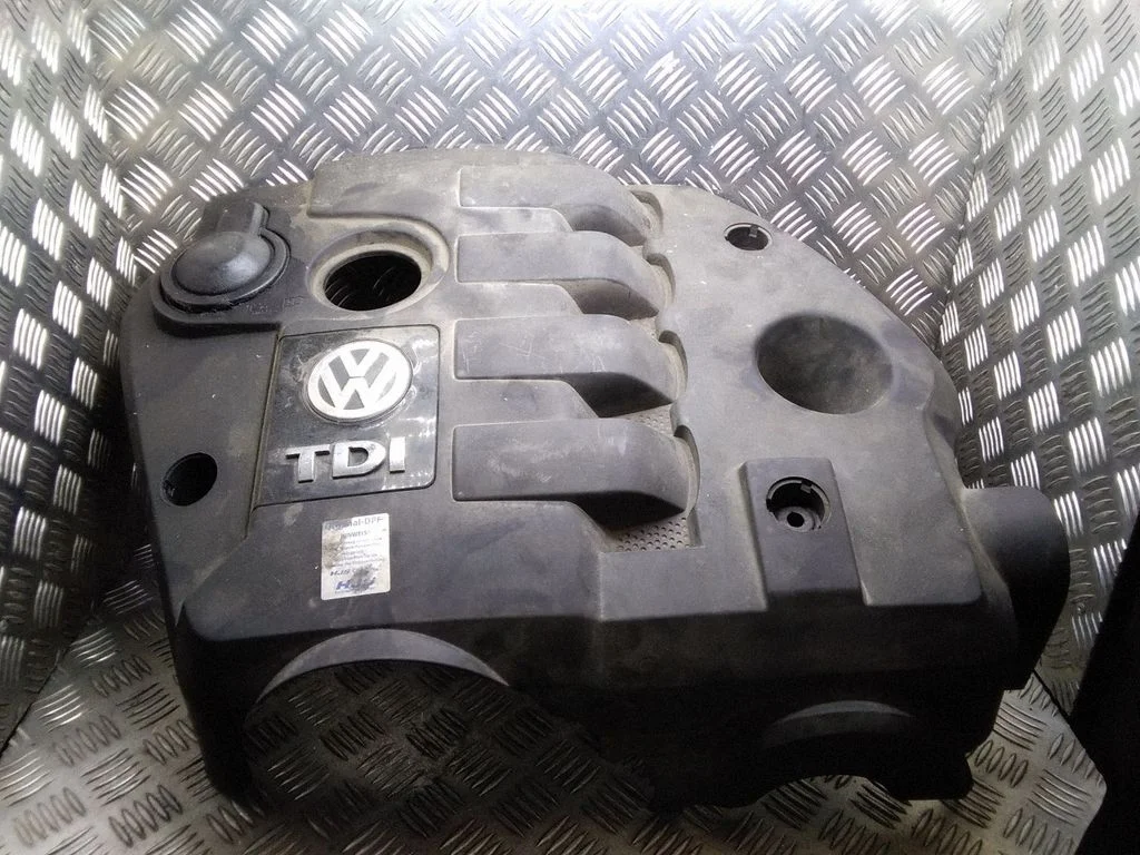 Engine cover (trim) – Volkswagen Passat B5.5 (2001-2005)