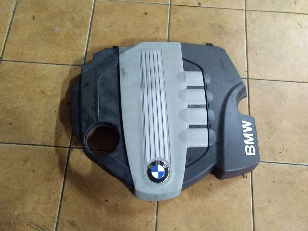 Mootori kate (kaunistus) – BMW 1-seeria E81 E87 (2004-2011)