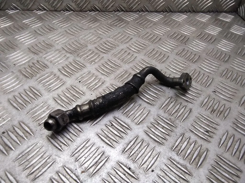 Turbīnas eļļošanas caurulīte(-s)/šļūtene(-s) – Volkswagen Passat B5.5 (2001-2005)