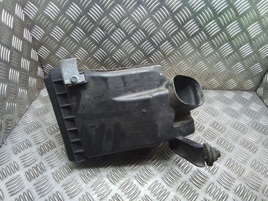 Obudowa filtra powietrza – Nissan Qashqai+2 (2010-2014)