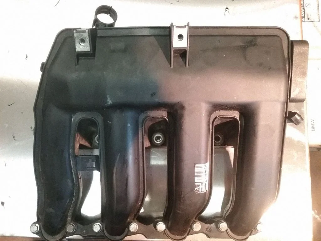 Sisselaskekollektor – BMW 1-seeria E81 E87 (2004-2011)