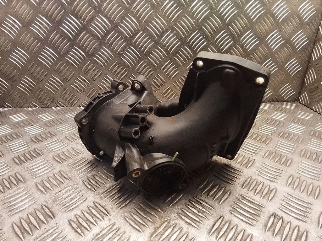 Air intake duct part – Mercedes-Benz Vito Viano W639 (2003-2014)