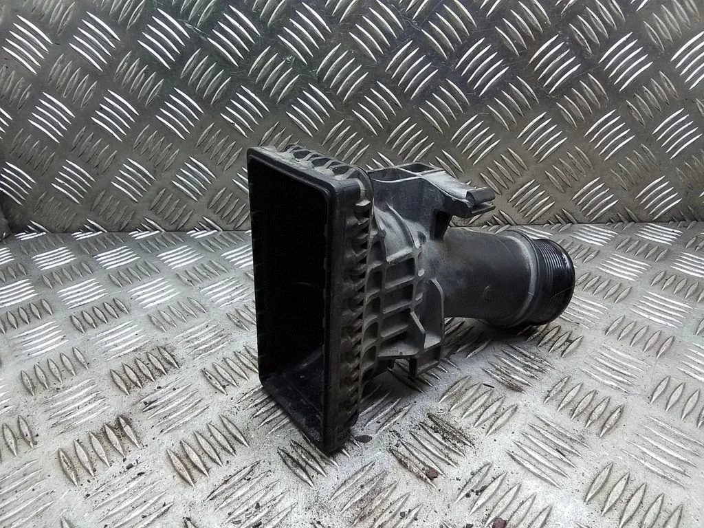Air intake duct part – Audi A4 Allroad B8 (2008-2016)