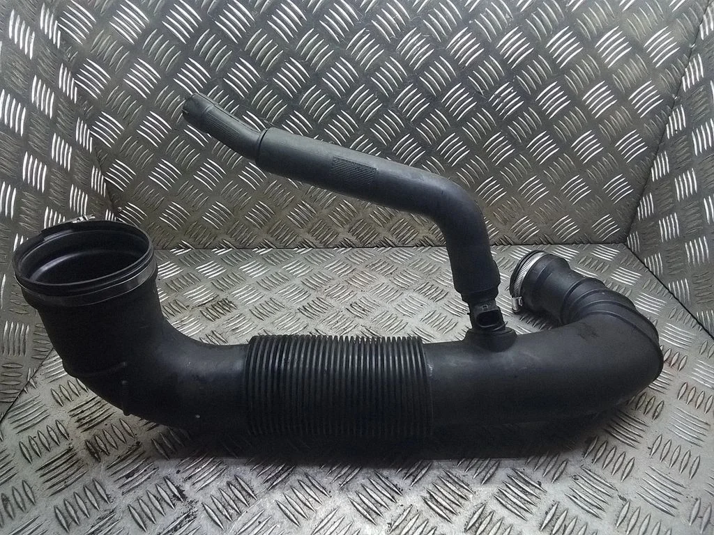 Air intake duct part – Mercedes-Benz Sprinter W906 (2006-2018)