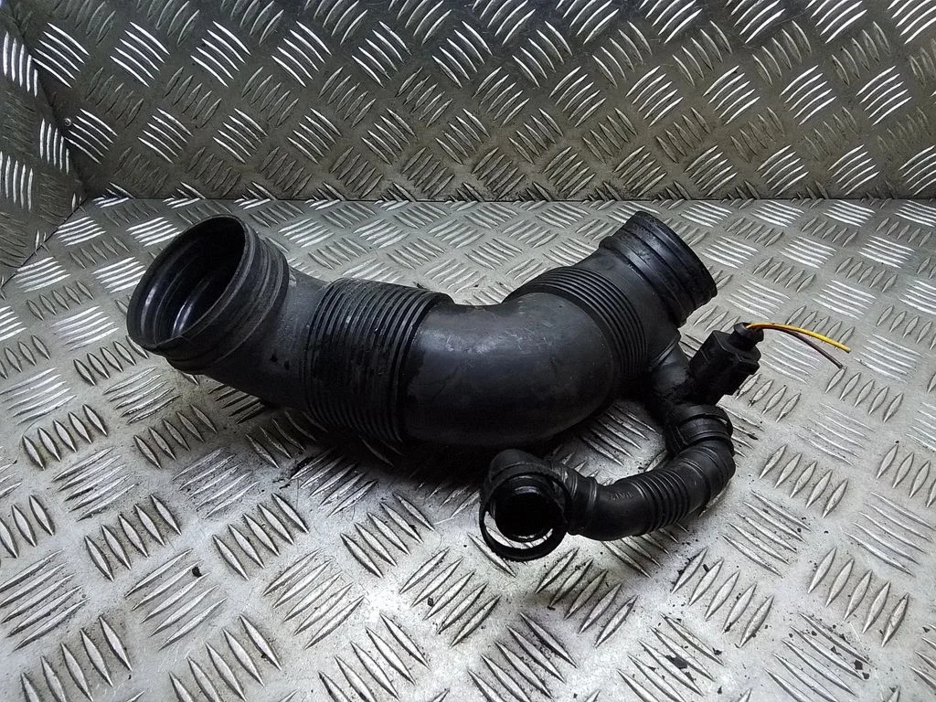 Air intake duct part – Volkswagen Golf Plus (2005-2013)