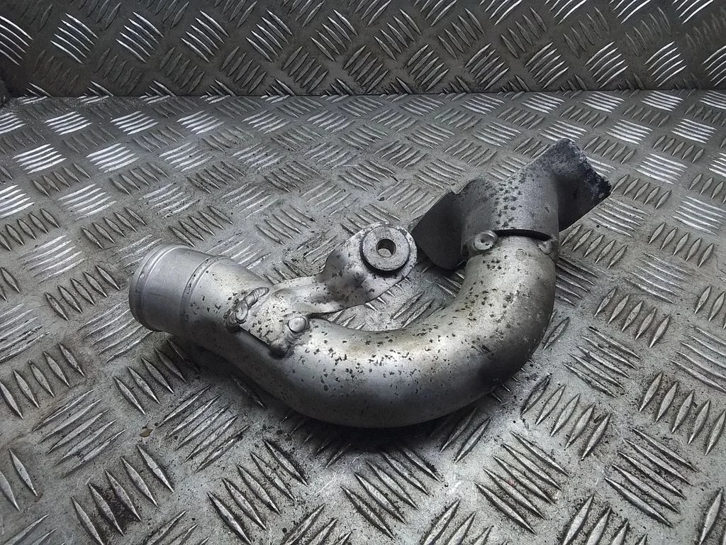 Air intake duct part – Skoda Octavia Mk2 (1Z) (2004-2013)