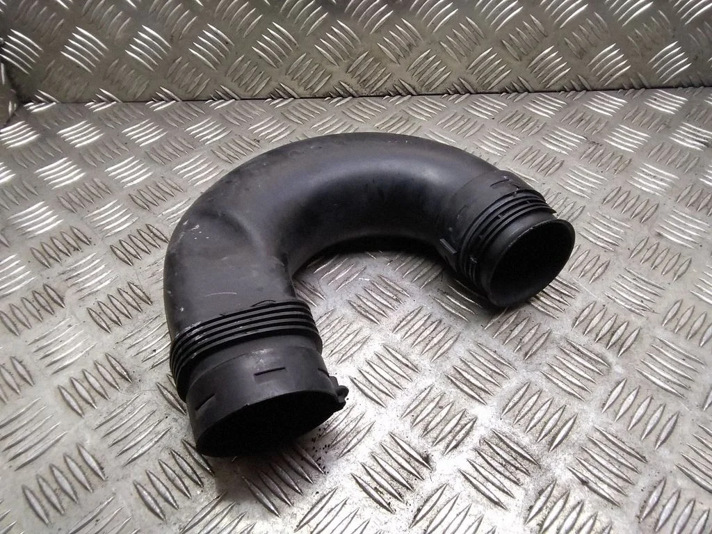 Gaisa ieplūdes kanāla detaļa (-as) – Volkswagen Touran I (2003-2010)