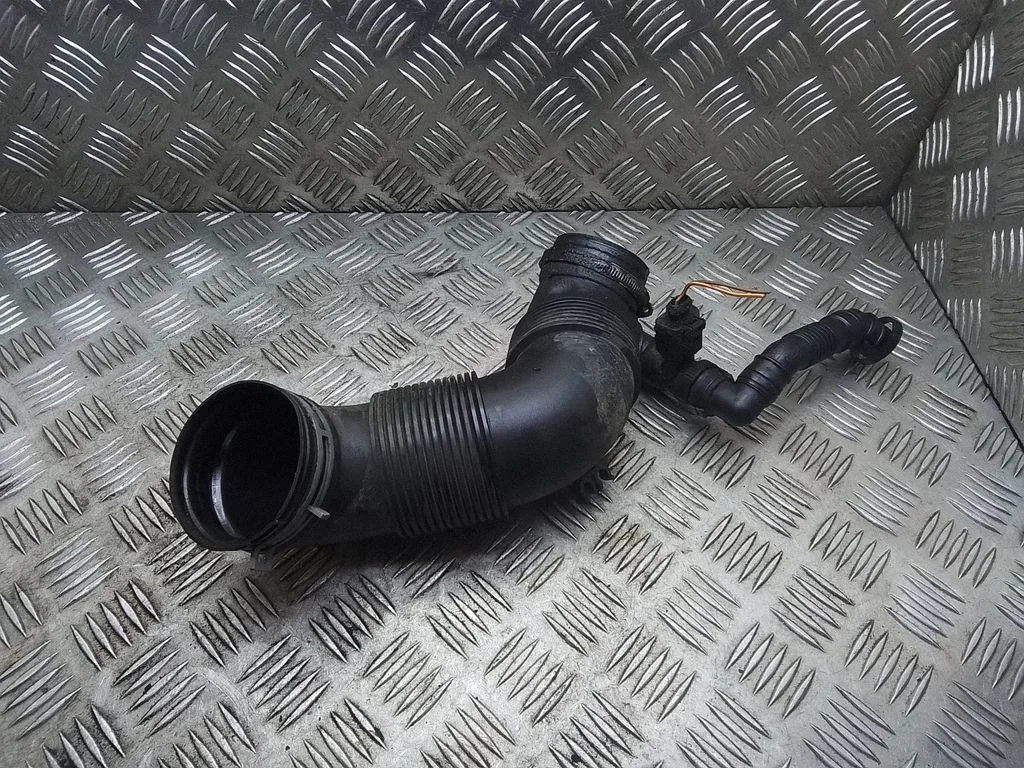 Turbo air intake inlet pipe/hose – Volkswagen Passat CC (2008-2016)