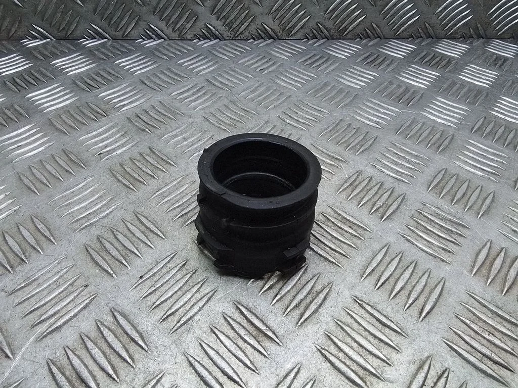 Gaisa caurule uz turbīnu – Ford Focus C-MAX (2003-2010)