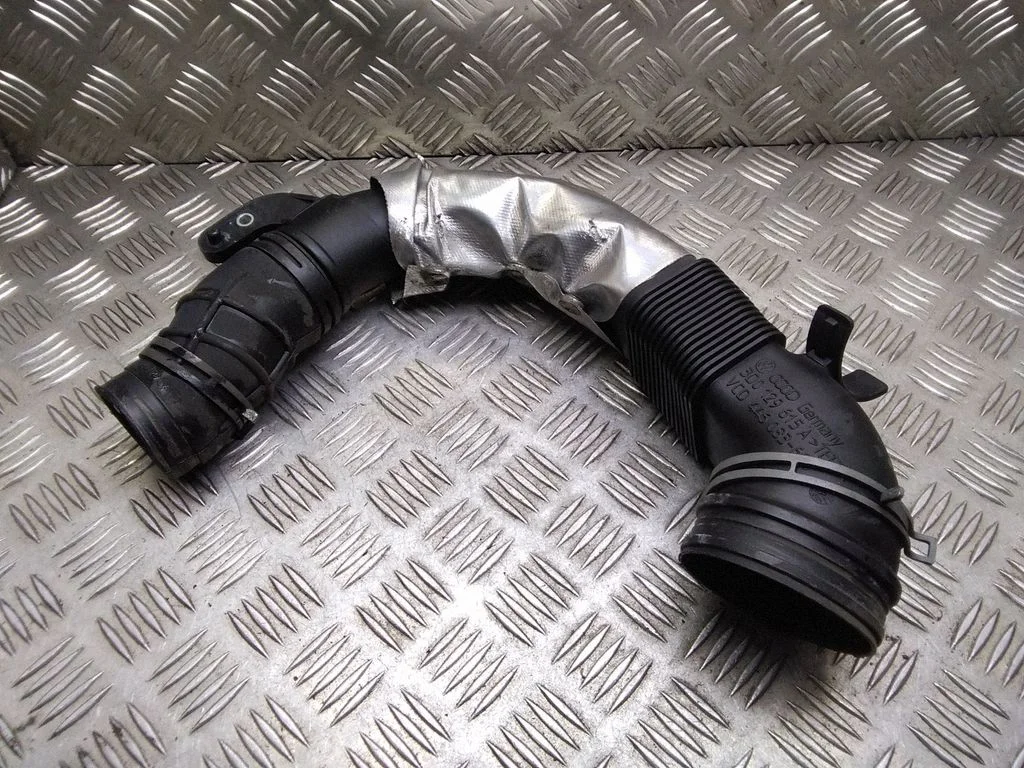 Gaisa caurule uz turbīnu 3D0129615A