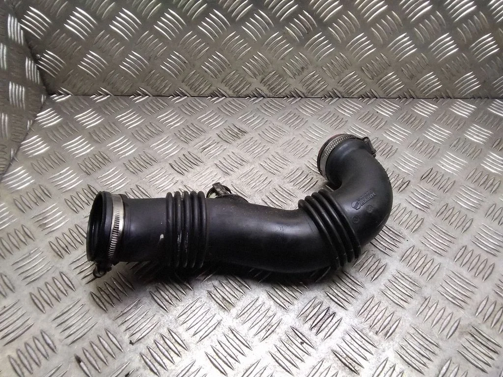 Air intake hose/pipe – Peugeot 307 (2001-2005)