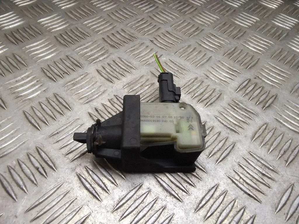 Zamek klapki wlewu paliwa – Citroen C4 I (2004-2010)