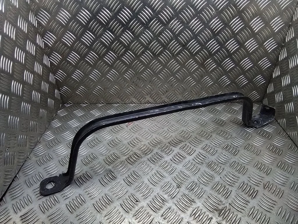 Fuel tank mounting bracket – Citroen Jumpy (2016-)