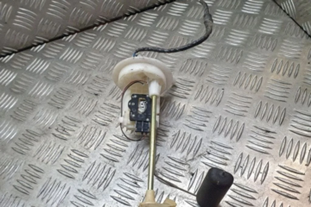 Kütusetaseme andur – Subaru Outback (2004-2006)