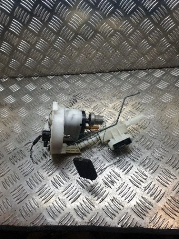 Fuel level sensor – BMW 3 Series E90 E91 (2005-2012)