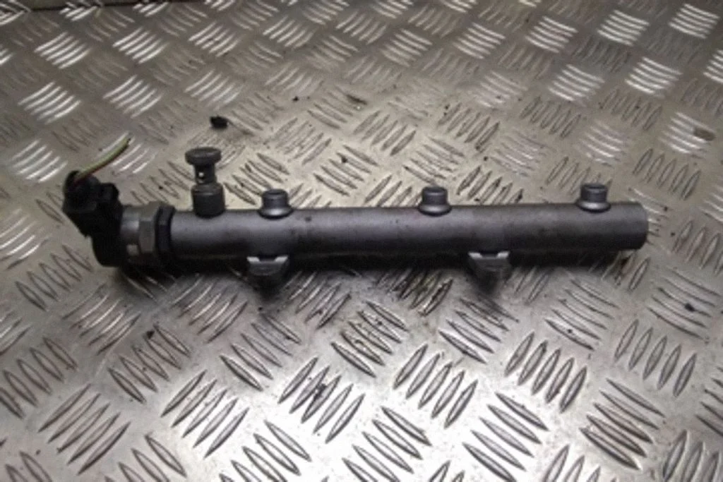 Fuel main line pipe – Volkswagen Touareg I (2002-2010)