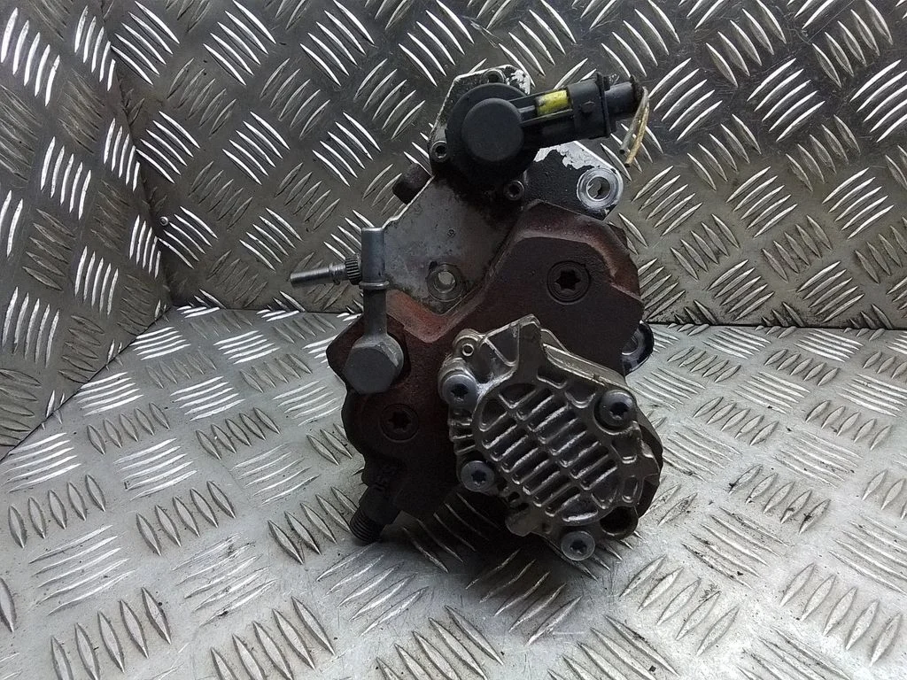 Fuel injection high pressure pump – Opel Vivaro (2001-2014)