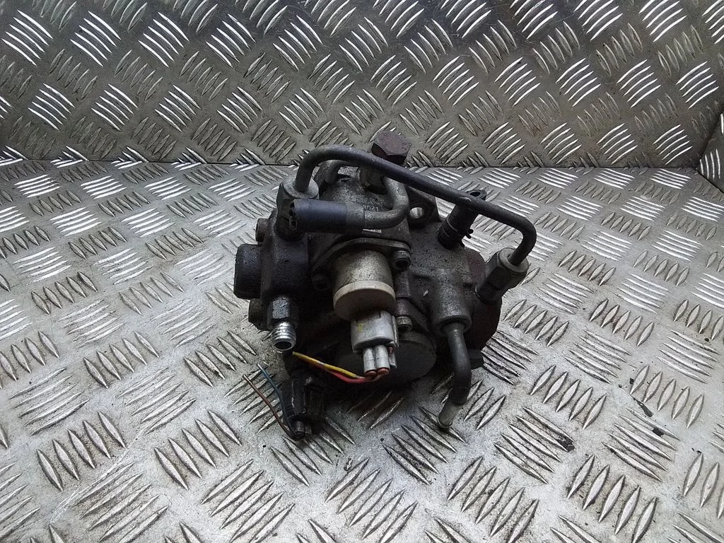 Fuel injection high pressure pump – Toyota Avensis T250 (2006-2009)