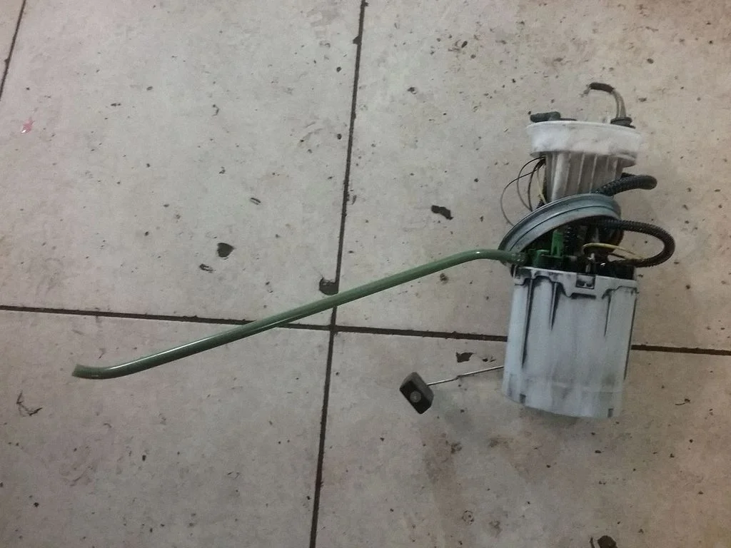 Kütusepump (paagis) – Audi A4 S4 B7 8E 8H (2005-2008)